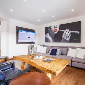 Private Pool, Near Beach, Restaurants - Sleeps 11