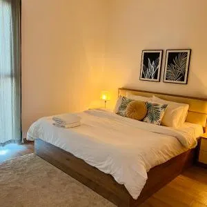 Yas Island 1BR Apt with balcony near Sea World