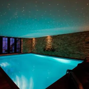 Unique holiday home with starry sky pool
