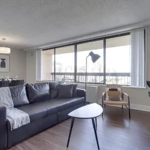 Elegance in Crystal City - Amazing Apartment with gym