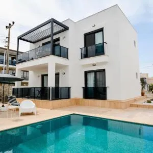 Brand New 2 Bedroom Top Floor Apartment with Pool