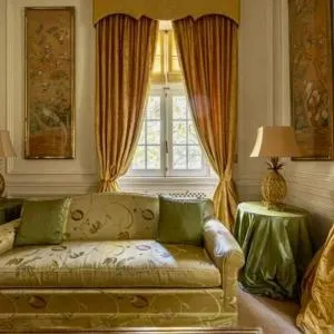 Belle Epoque style apartment Entire floor on the most sofisticated avenue of the city