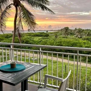 Newly Renovated 1 Bedroom Condo With Amazing Seaview! Beachfront Pool!