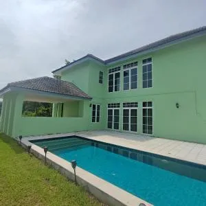 Clover55: 3BR spacious home w/ swimming pool