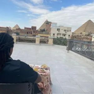 Live pyramids