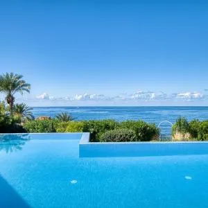Luxury Seafront Prestige Villa 1