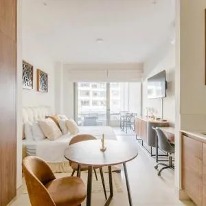 Precioso estudio con balcón, gran ubicación en Cabo San Lucas - Estacionamiento gratis
