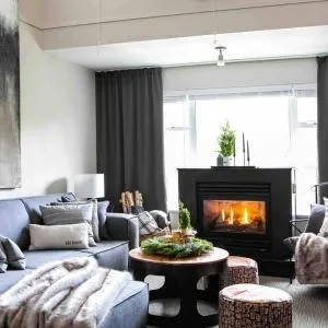 The Eden Whistler - Luxury 2 BDRM Ski in / Ski out