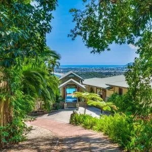 Barong Luxury Home overlooking Cairns Unrivalled privacy and location