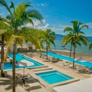 Harbor 13008A Artistic beachfront studio by Moikkarentals