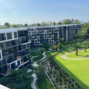 Modern 2-bedroom Apartments with washer in Skypark Laguna Bang Tao
