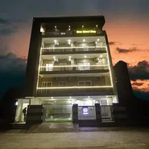 Hotel LIME WOOD STAY GOLD-1 BHK APARTMENT NEAR ARTEMIS hospital & Golf Course Extension Road