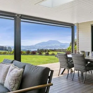 Taupo Views and Loft Hideaway