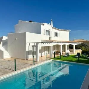 Charming house with pool and close to beaches