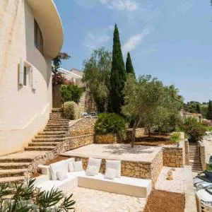 Design&Art Seafront Villa