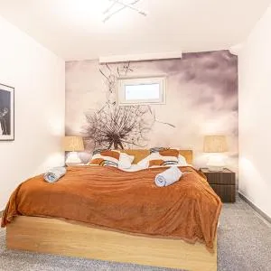 Luxury Vienna 6BR Villa with Private Pool & Sauna - Pets allowed