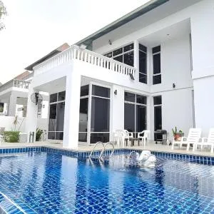 bm-Private Pool Villa Pattaya Jomtien Beach Nagawari Bbq 4 BR 14-18 Guests บ้านพัก พูลวิลล่า พัทยา ที่พักใกล้ทะเล หาดจอมเทียน 4 ห้องนอน 4 ห้องน้ำ 14-18คน