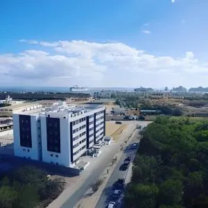 Bahia del Tezal 103b, 1BR Modern condo big rooftop pool walk to beach through Riu hotel