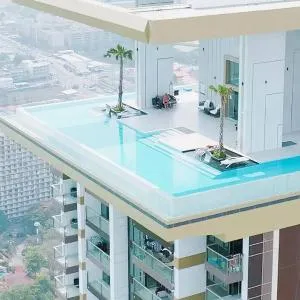 59th Floor Infinity Pool, Luxury 5 Star Room