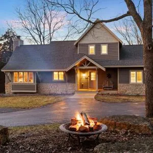 The Lodge, 'North Woods' style, boutique Galena Getaway!