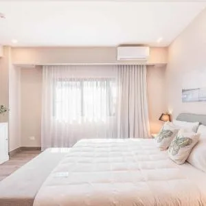 Breakfast Included Fully Serviced Apartment at Regatta Living II - 906
