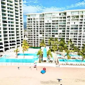 Spectacular Oceanfront Condo!