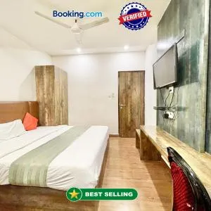 Hotel Janaki ! Varanasi ! fully-Air-Conditioned-hotel family-friendly-hotel, near-Kashi-Vishwanath-Temple and Ganga ghat