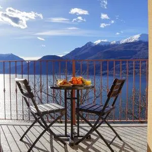 Bellevue Apartment: sunset on Lake Como