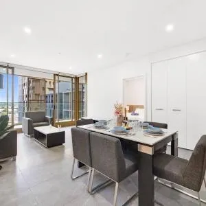 Sydney Olympic Park Modern 3 Bedroom with Pool & Free Parking