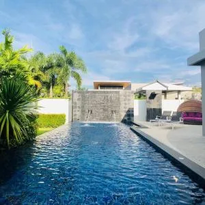 Luxurious Zen Pool Villa