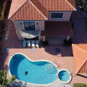 Splendid 3 bedroom house with beauttiful pool