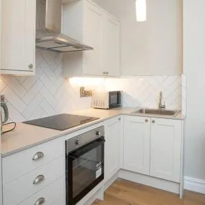 Modern 2 BDR apartment at Queens by Belfast City Breaks