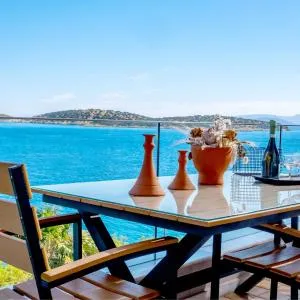 Paradise deluxe apartment on the sea
