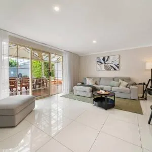 Coopers Cottage - Private Pool with Guest House