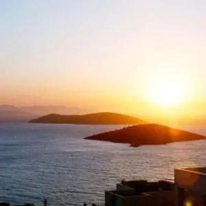 Seaview (Sunset & Greek-Islands) Luxury Apartment