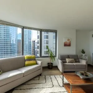 Ultimate 3BR Luxury Suite near Navy Pier with Gym & Pool by ENVITAE