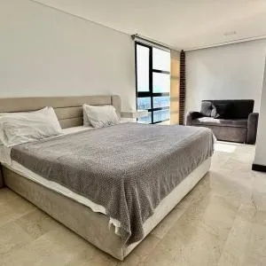 702 Beautiful and spacious apartment in El Poblado
