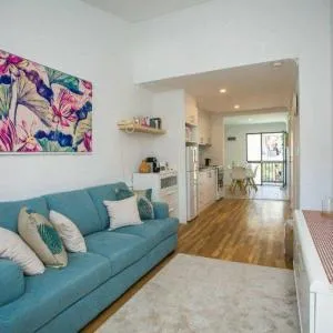 Coastal Salty Kiss Sleeps 4!