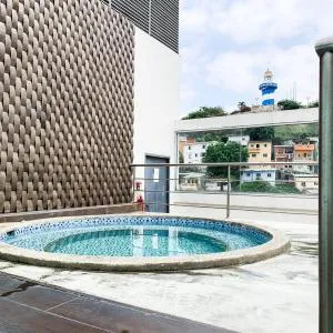 Lujoso Depa con piscina - jacuzzi y vista al rio desde la habitación