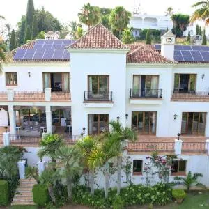 10 Bedroom Palace Huge Garden, Sea View!