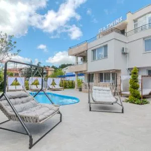 Sea Twins Luxury Aparthotel - 150 m from the beach