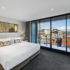 Oaks Adelaide Horizons Suites