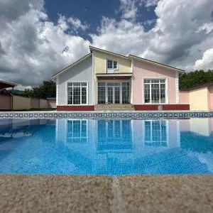 Vandam Moonlight Villa