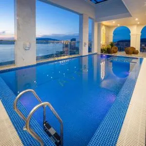 Avari Hotel