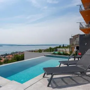 4 Bedroom Lovely Home In Crikvenica