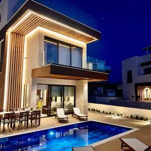 Santa Barbara Seafront villas w jacuzzi pool