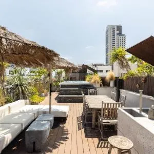High Living Penthouse with Rooftop Pool