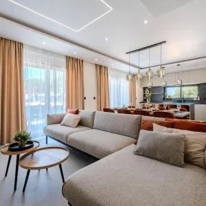 Villa Palazzo by Belmont Realty