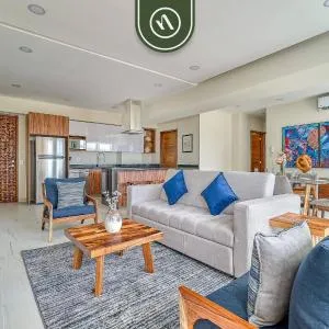 New 2 BR Condo One Street From Beach - Pool - Gym