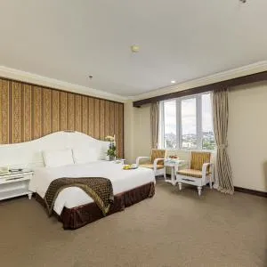 Chalcedony Grand Hotel